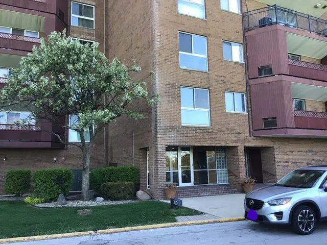 $100,000 | 200 Park Avenue, Unit 725, Calumet City, IL 60409