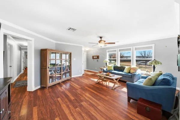 $279,500 | 981 Shadow Creek Boulevard, Buda, TX 78610