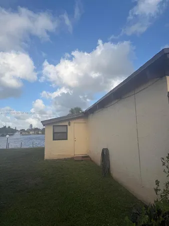 a view of a terrace with sky view