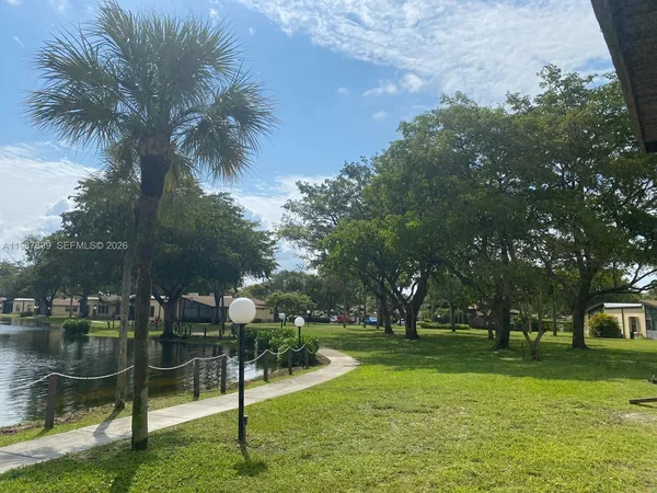 $2,650 | 516 Briarwood Circle, Unit 151, Hollywood, FL 33024