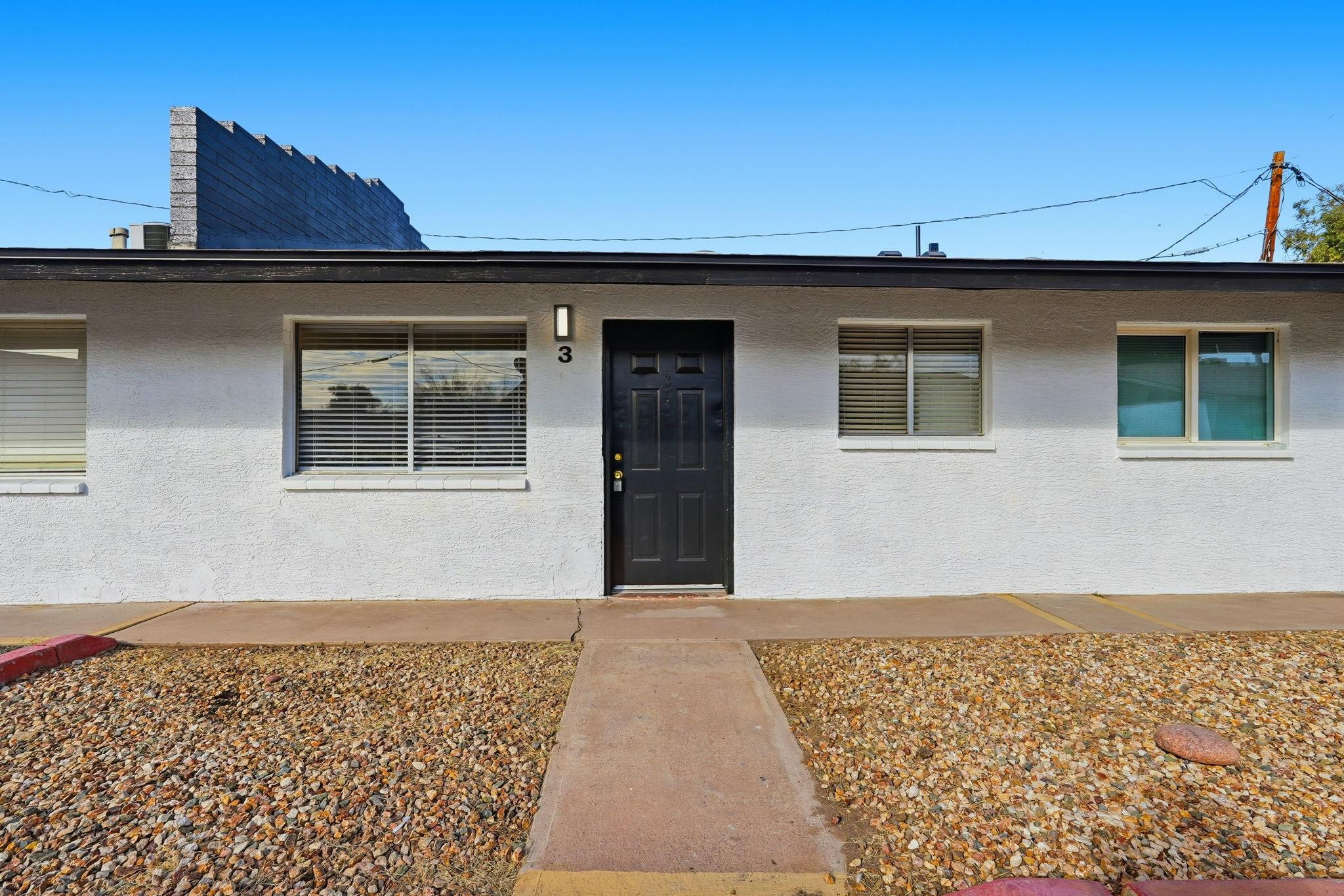 4329 North Longview Avenue, Unit 2 Phoenix, AZ 85014 - Photo 2 of 12 front view of a house