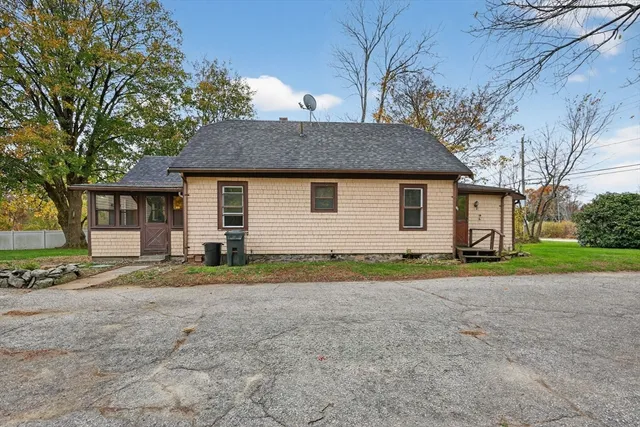 $375,000 | 383 Vinnicum Road, Swansea, MA 02777