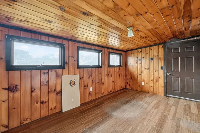 $375,000 | 383 Vinnicum Road, Swansea, MA 02777