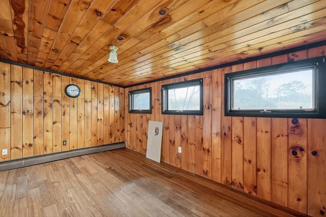 $375,000 | 383 Vinnicum Road, Swansea, MA 02777