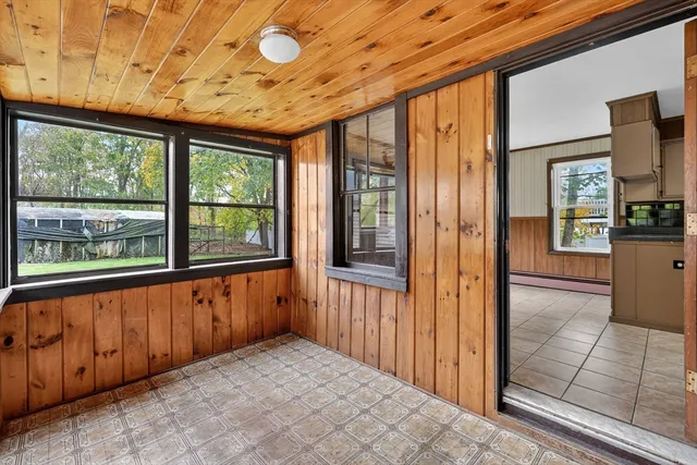 $375,000 | 383 Vinnicum Road, Swansea, MA 02777