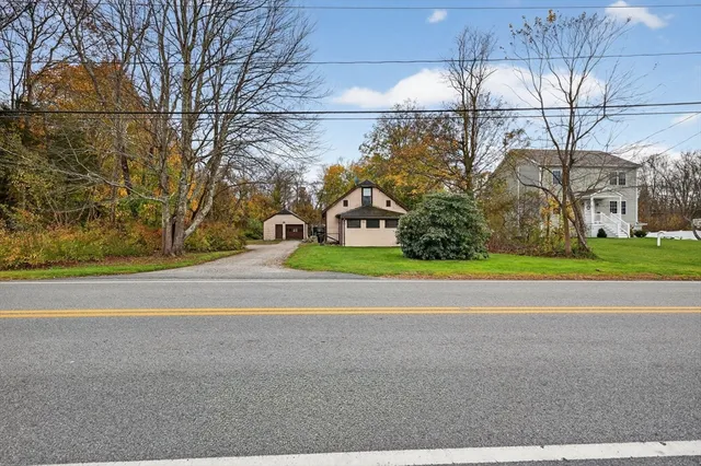 $375,000 | 383 Vinnicum Road, Swansea, MA 02777