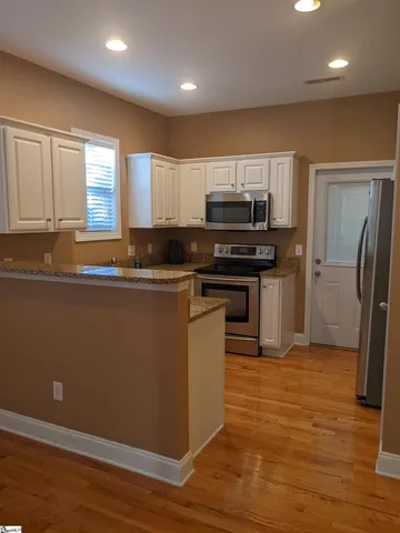 $2,200 | 10 Alex Court, Greenville, SC 29609