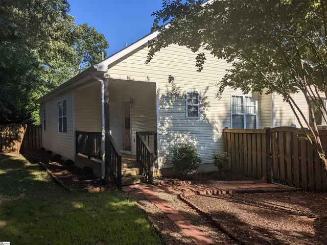 $2,200 | 10 Alex Court, Greenville, SC 29609