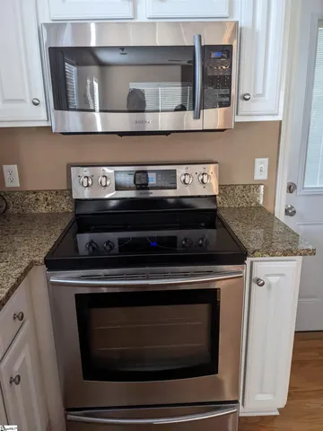 $2,200 | 10 Alex Court, Greenville, SC 29609