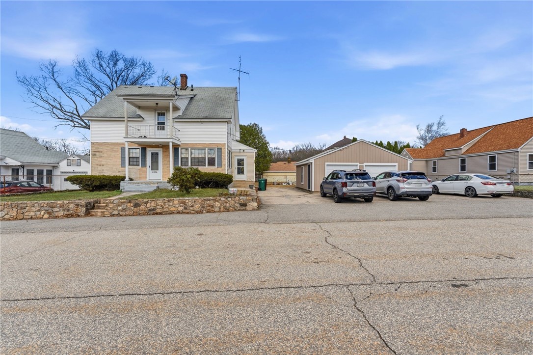 149 Burrington Street Woonsocket, RI 02895 - Photo 3 of 46