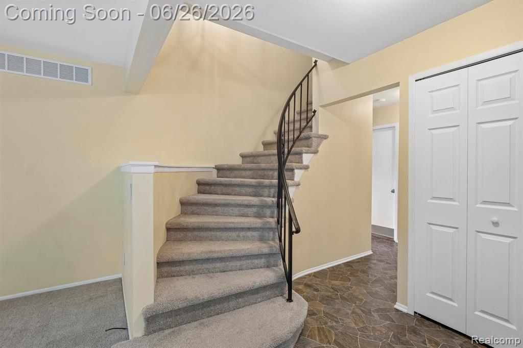 6046 Wedgewood Road Canton, MI 48187 - Photo 5 of 46