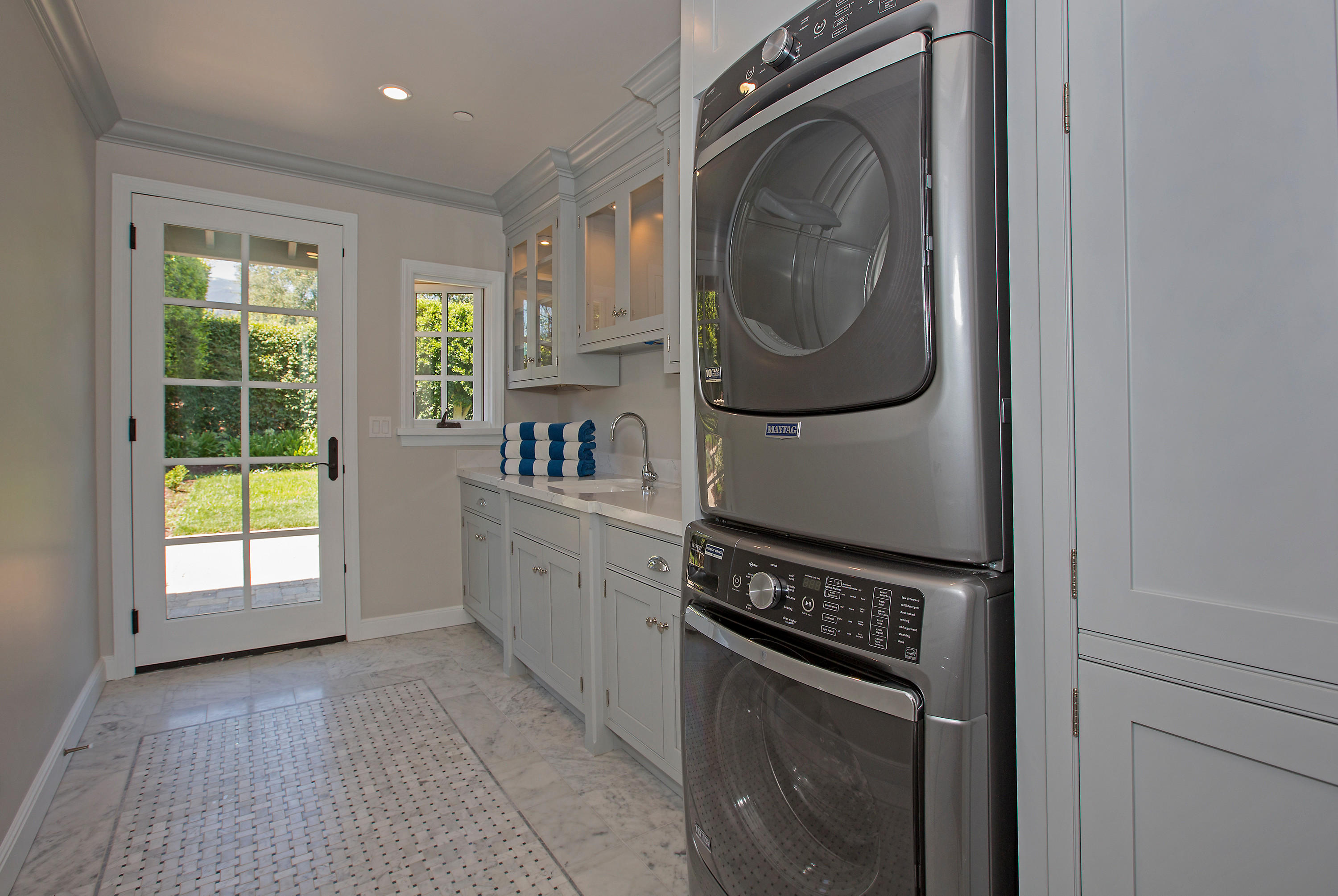 1480 Wyant Road Santa Barbara, CA 93108 - Photo 28 of 36 Laundry
