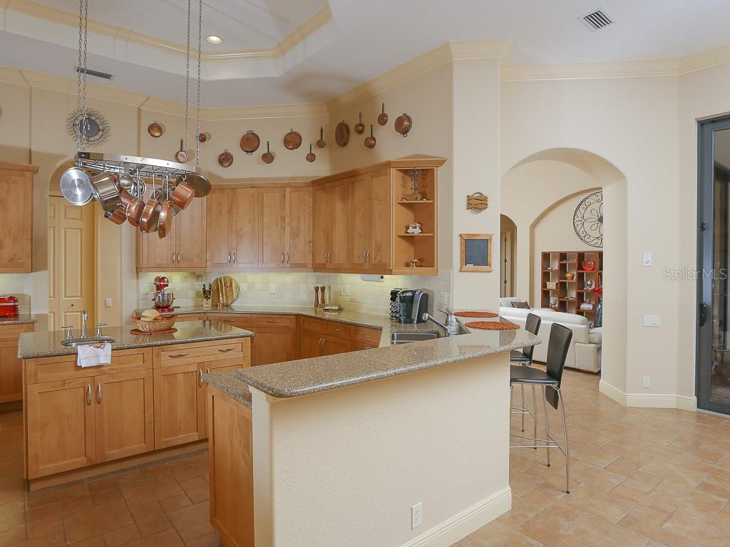 9273 Swaying Branch Road Sarasota, FL 34241 - Photo 10 of 25 Gallery Image 10