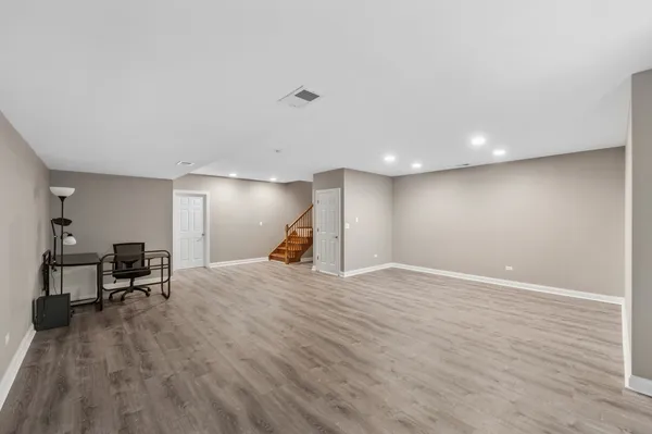 $579,000 | 299 Arbor Glen Boulevard, Schaumburg, IL 60195