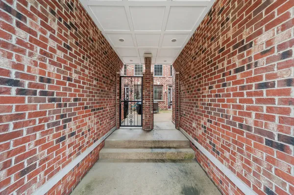 $579,000 | 299 Arbor Glen Boulevard, Schaumburg, IL 60195