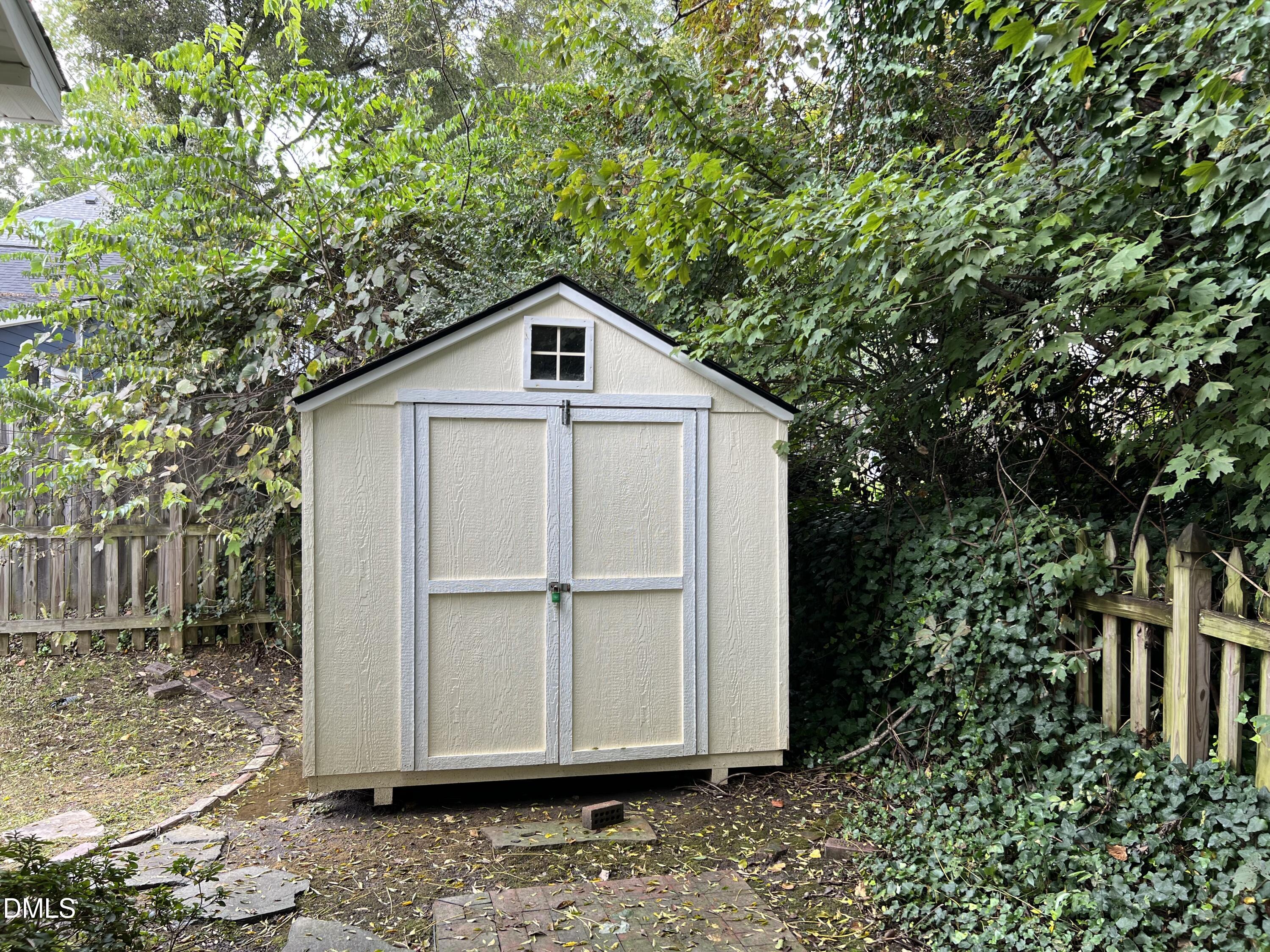 316 Cooke Street Raleigh, NC 27601 - Photo 12 of 13 Exterior Shed