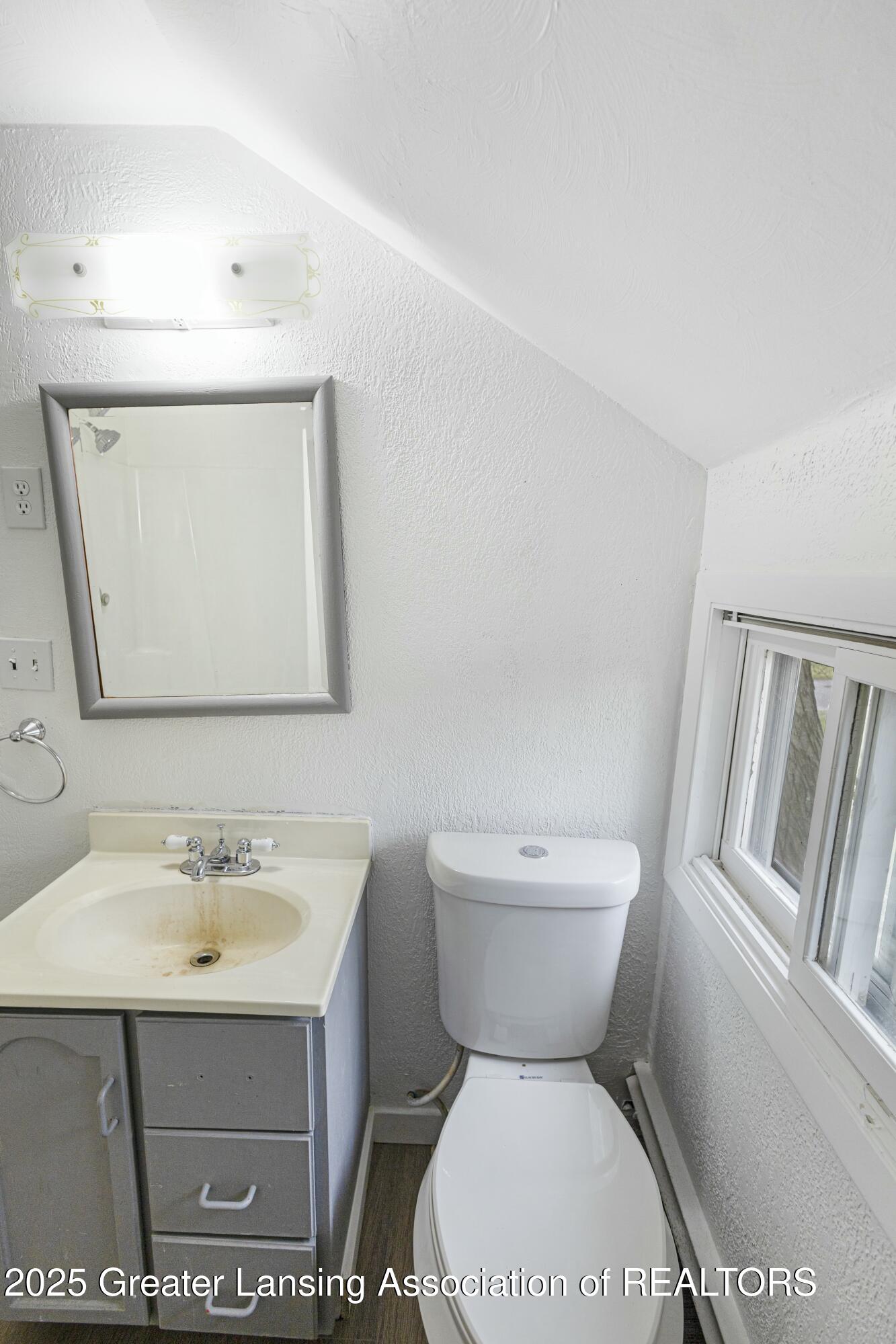 1400 West Valley Road Lansing, MI 48906 - Photo 39 of 58 tempImageSHa5aP
