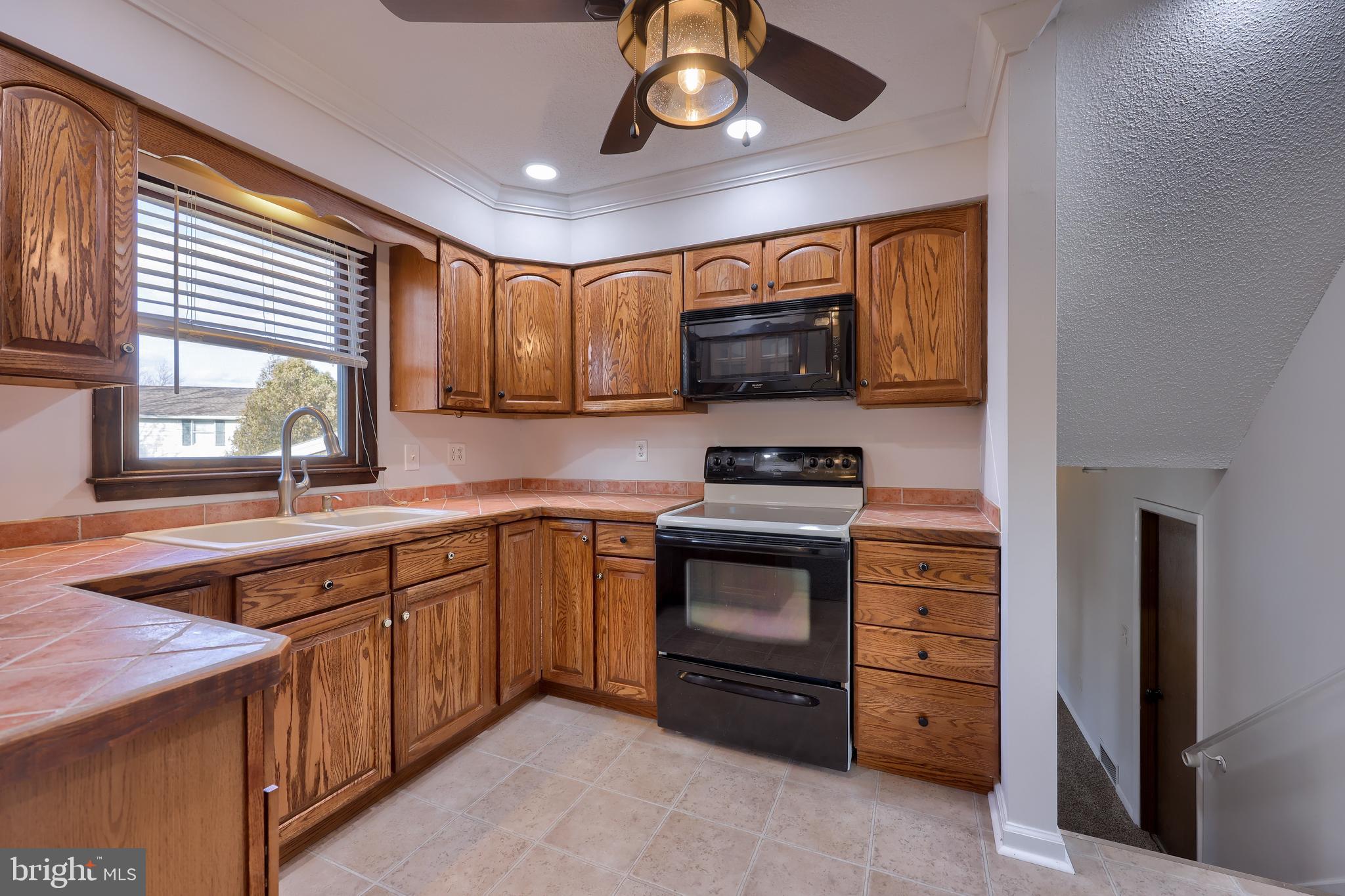2437 Opal Road York, PA 17408 - Photo 20 of 38 Gallery Image 20