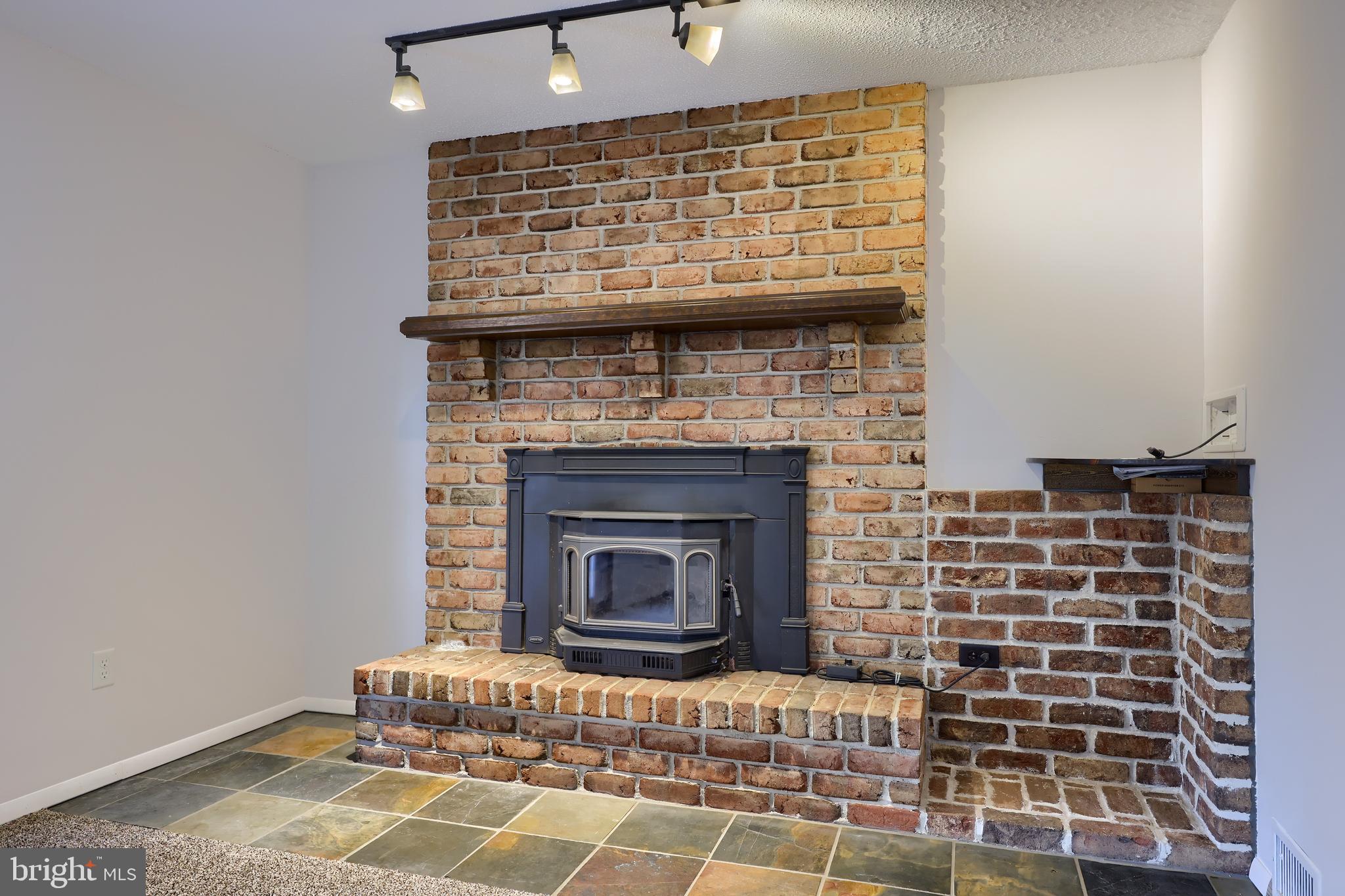 2437 Opal Road York, PA 17408 - Photo 9 of 38 Gallery Image 9