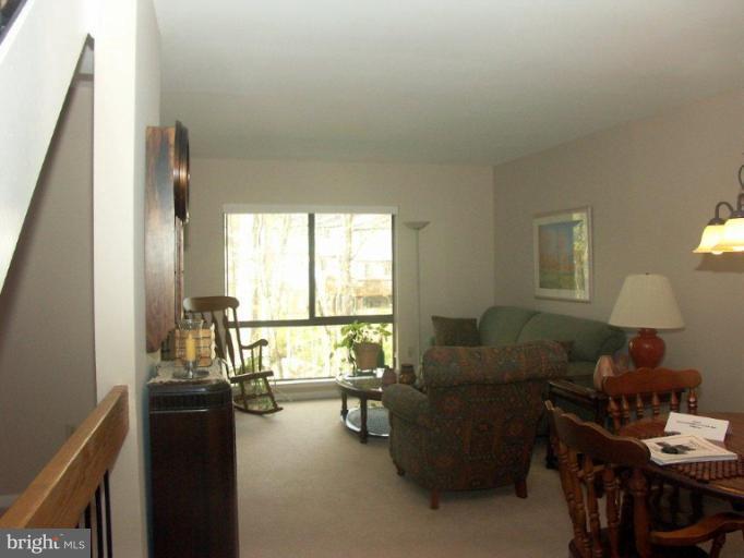 11531 Buttonwood Court Reston, VA 20191 - Photo 10 of 13 Living Room