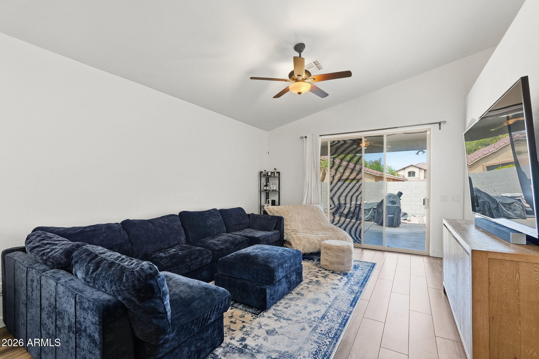2420 East Darrel Road Phoenix, AZ 85042 - Photo 7 of 36 ListerPros_006