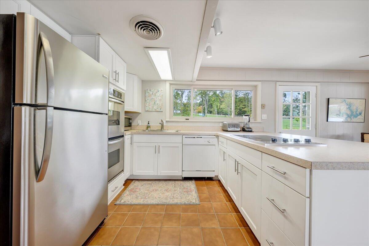 2074 Merriman Way Road Moneta, VA 24121 - Photo 22 of 77 Lower Kit