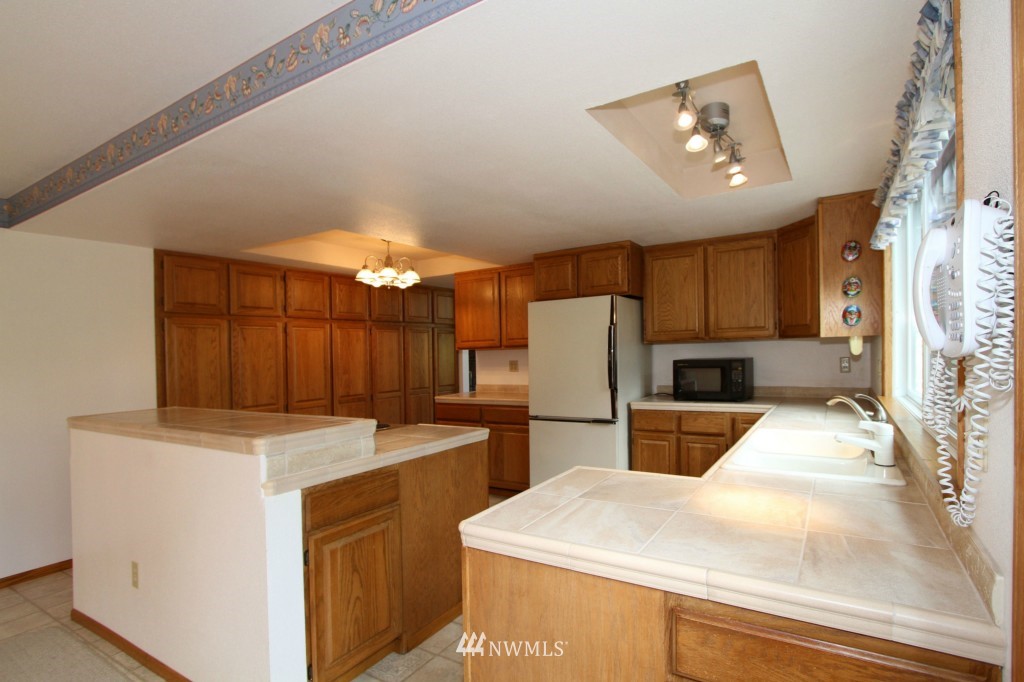 712 Reiten Road Kent, WA 98030 - Photo 7 of 15 Gallery Image 7