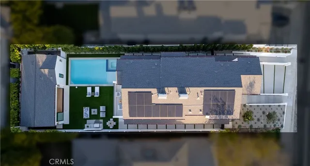 a picture of a door of the house