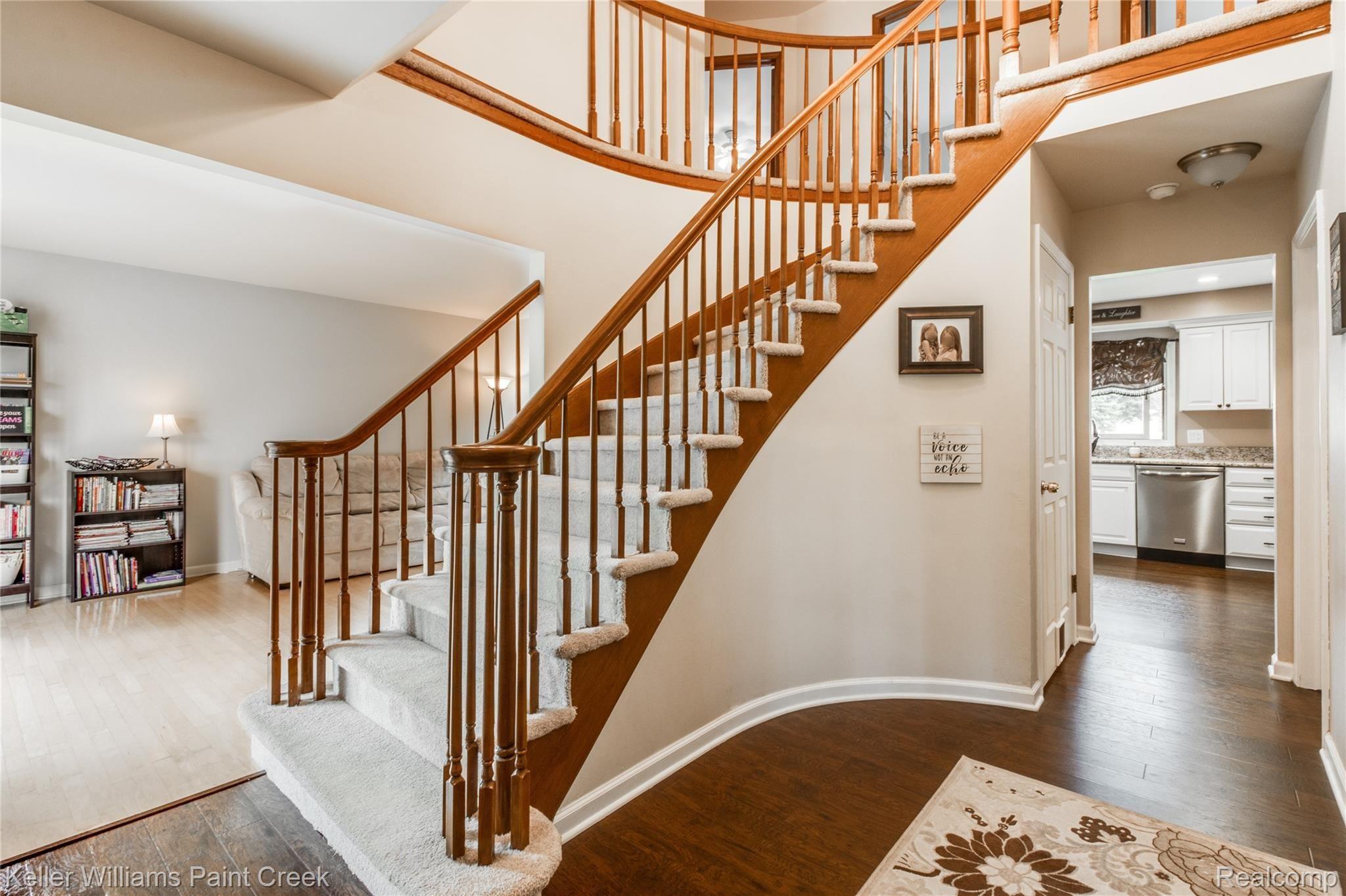 2625 Winter Park Road Rochester, MI 48309 - Photo 4 of 45 INTERIORS (2 of 42).jpg