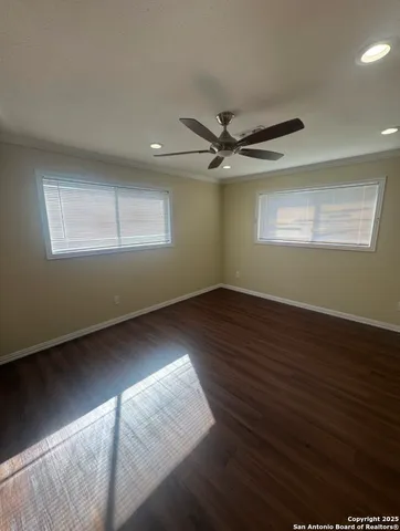 $1,150 | 219 West Silver Sands Drive, Unit 1, San Antonio, TX 78216