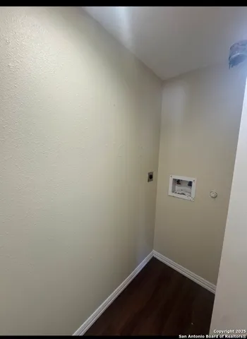 $1,150 | 219 West Silver Sands Drive, Unit 1, San Antonio, TX 78216