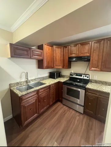 $1,150 | 219 West Silver Sands Drive, Unit 1, San Antonio, TX 78216
