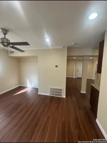 $1,150 | 219 West Silver Sands Drive, Unit 1, San Antonio, TX 78216