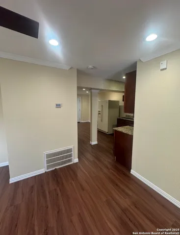 $1,150 | 219 West Silver Sands Drive, Unit 1, San Antonio, TX 78216