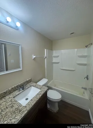 $1,100 | 219 West Silver Sands Drive, Unit 1, San Antonio, TX 78216