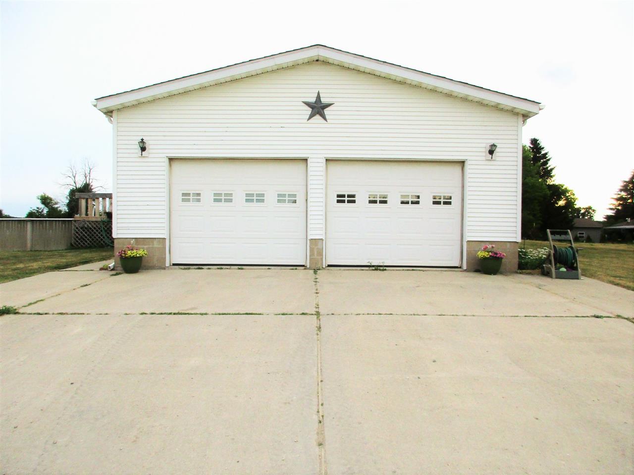 10330 Pittsburg Road Durand, MI 48429 - Photo 36 of 58 31305444-35.JPG