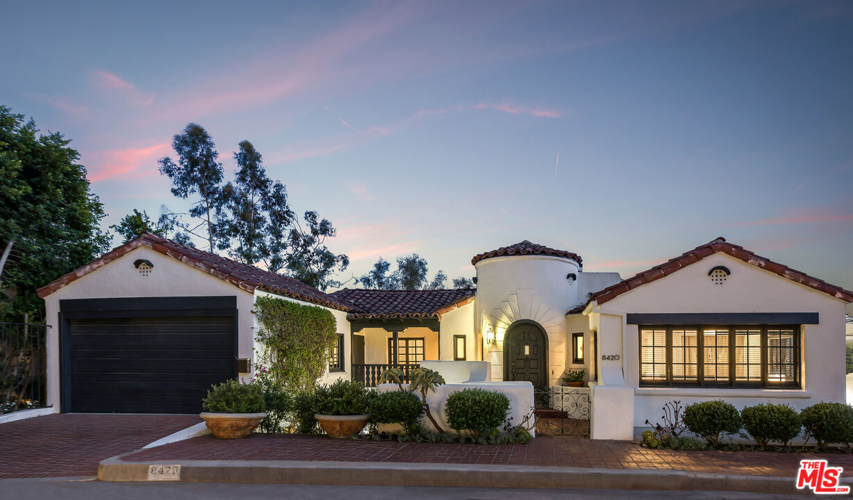 8420 Cresthill Road Los Angeles, CA 90069 - Photo 2 of 30 a front view of a house