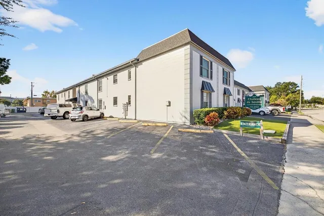 $1,850 | 2808 West Azeele Street, Unit 205, Tampa, FL 33609