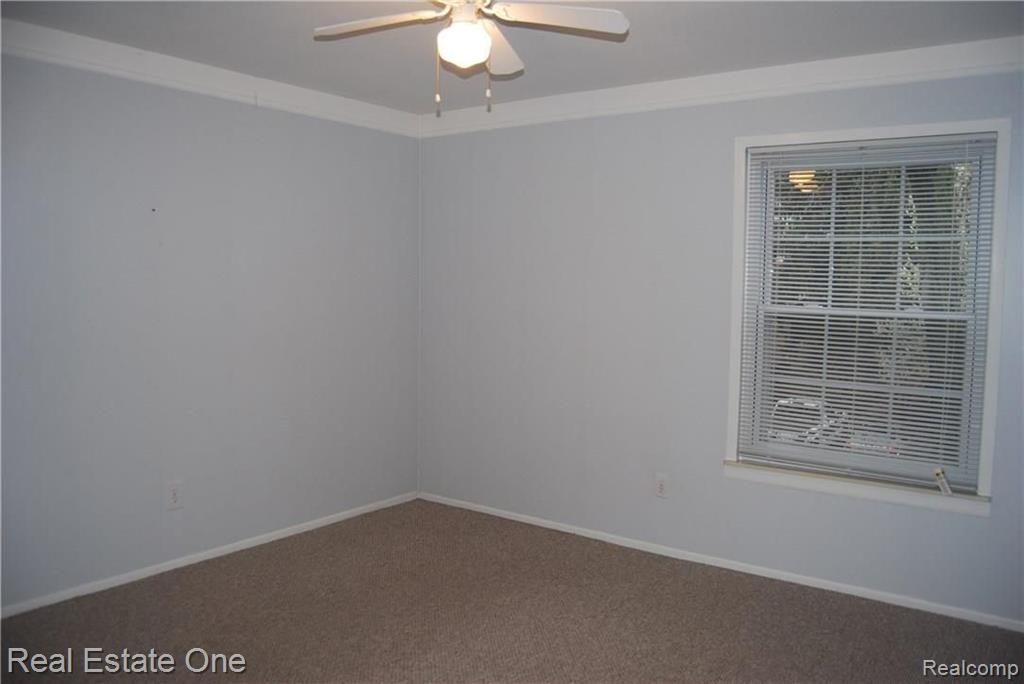 525 East University Drive, Unit 94 Rochester, MI 48307 - Photo 14 of 16