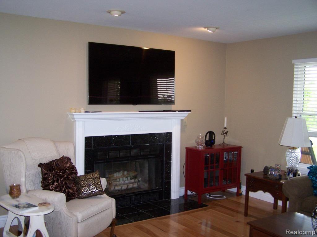 7740 Clyde Road Fenton, MI 48430 - Photo 13 of 44 Clyde 7740 Natural Fireplace.jpg
