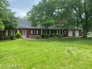 4741 Vienna Dozier Road Pfafftown, NC 27040 - Photo 2 of 14