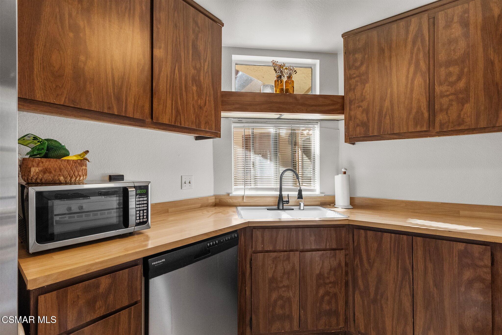 1712 Sinaloa Road, Unit 202 Simi Valley, CA 93065 - Photo 12 of 32 8-web-or-mls-DSC09354