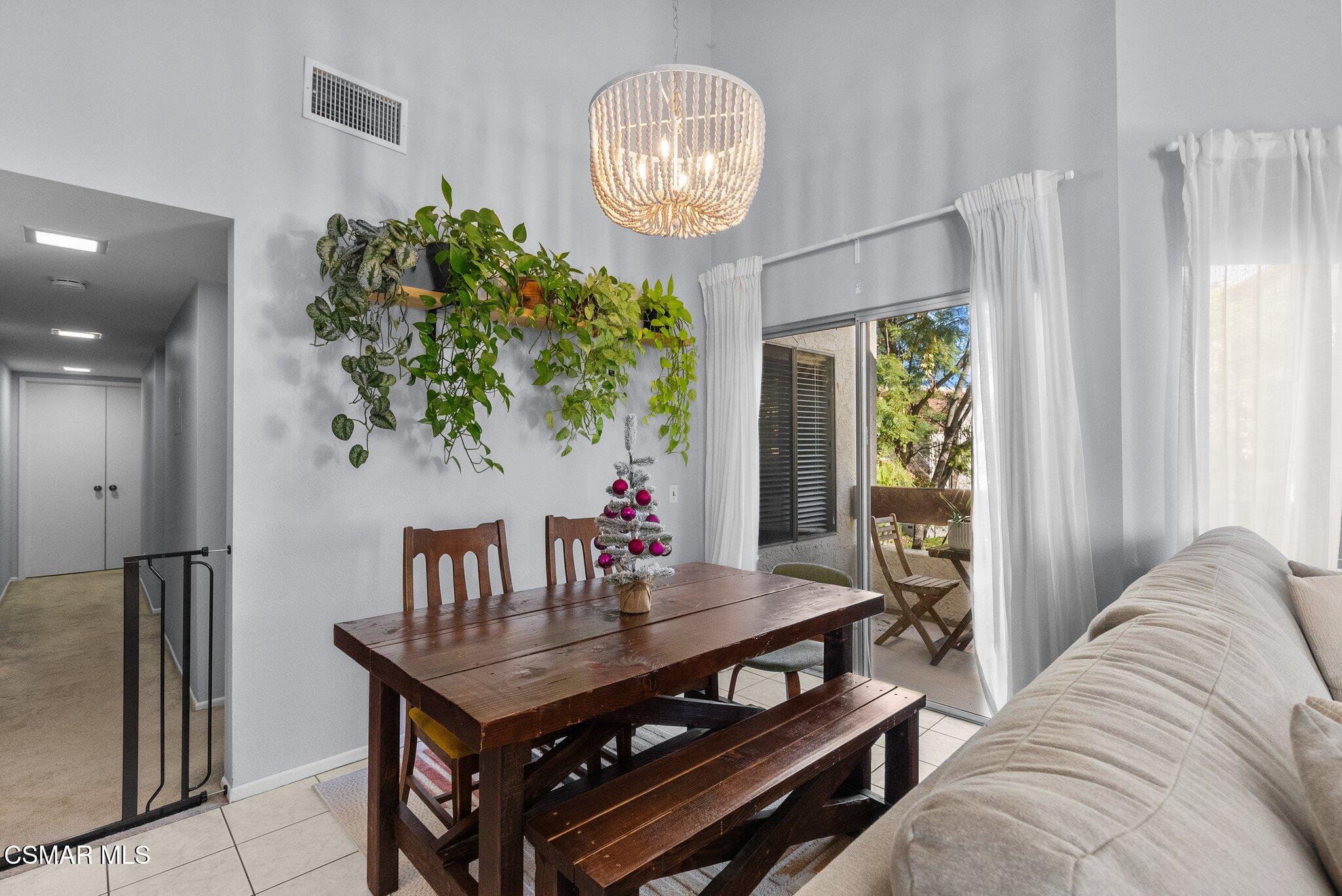 1712 Sinaloa Road, Unit 202 Simi Valley, CA 93065 - Photo 8 of 32 19-web-or-mls-DSC09409