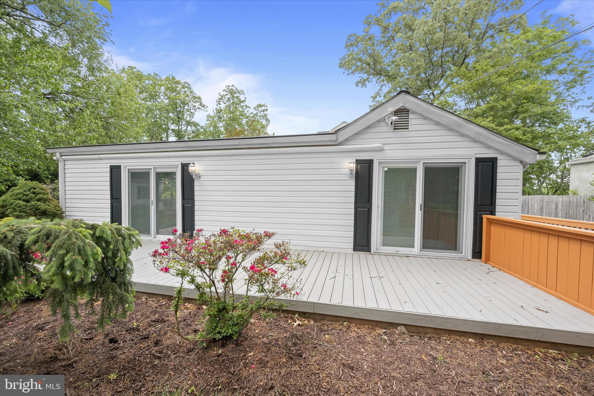 7720 West Shore Road Pasadena, MD 21122 - Photo 40 of 61 Front Deck