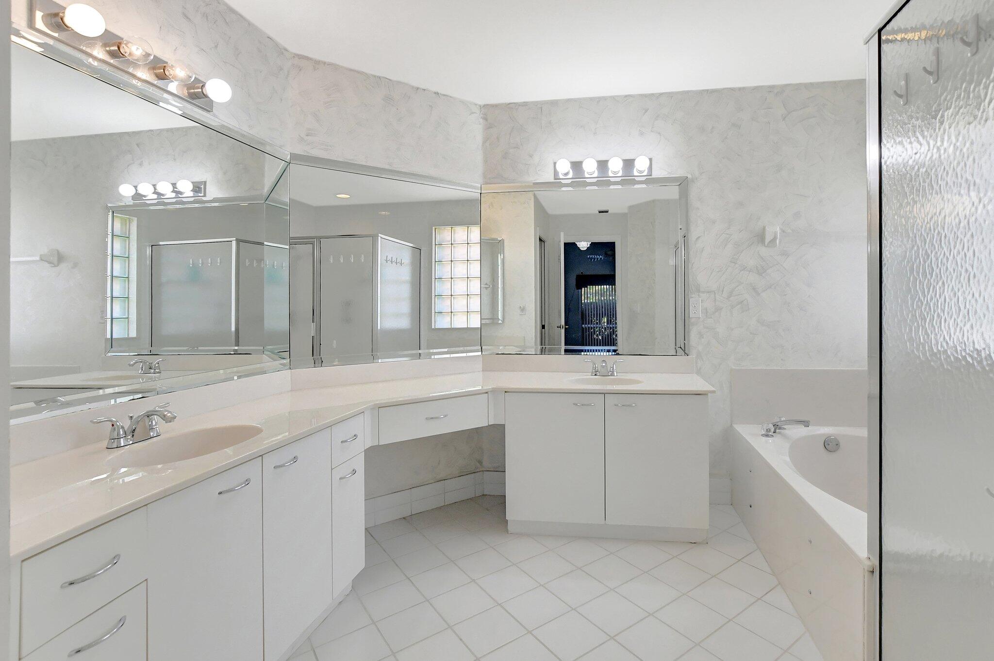 21894 Philmont Court Boca Raton, FL 33428 - Photo 17 of 52 27-web-or-mls-DSC_1016
