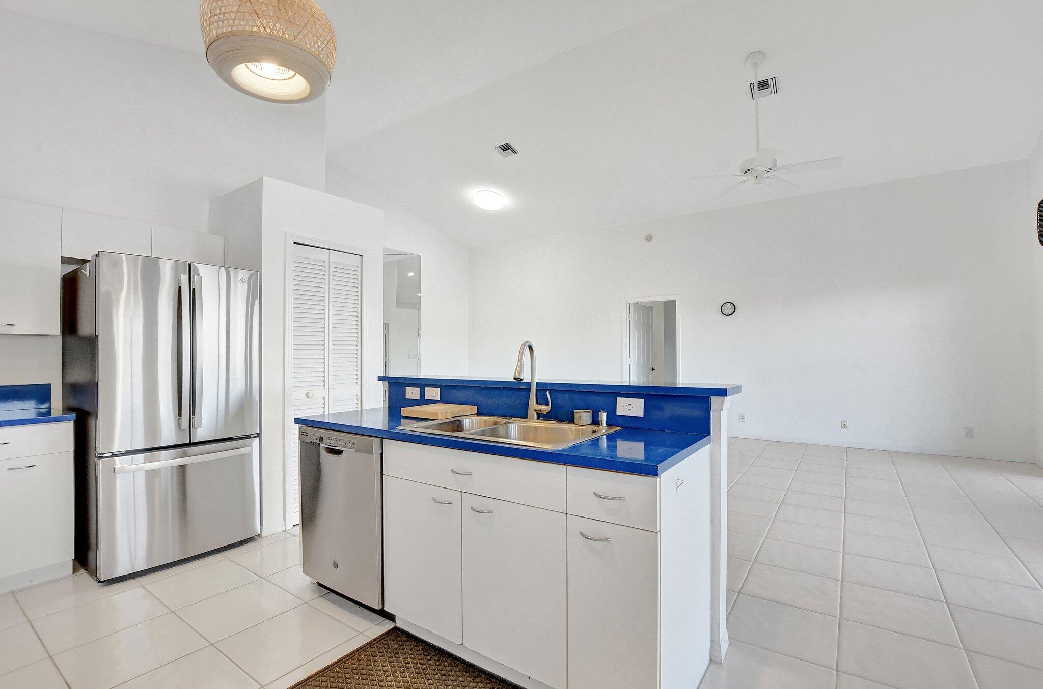 21894 Philmont Court Boca Raton, FL 33428 - Photo 10 of 52 15-web-or-mls-DSC_0926