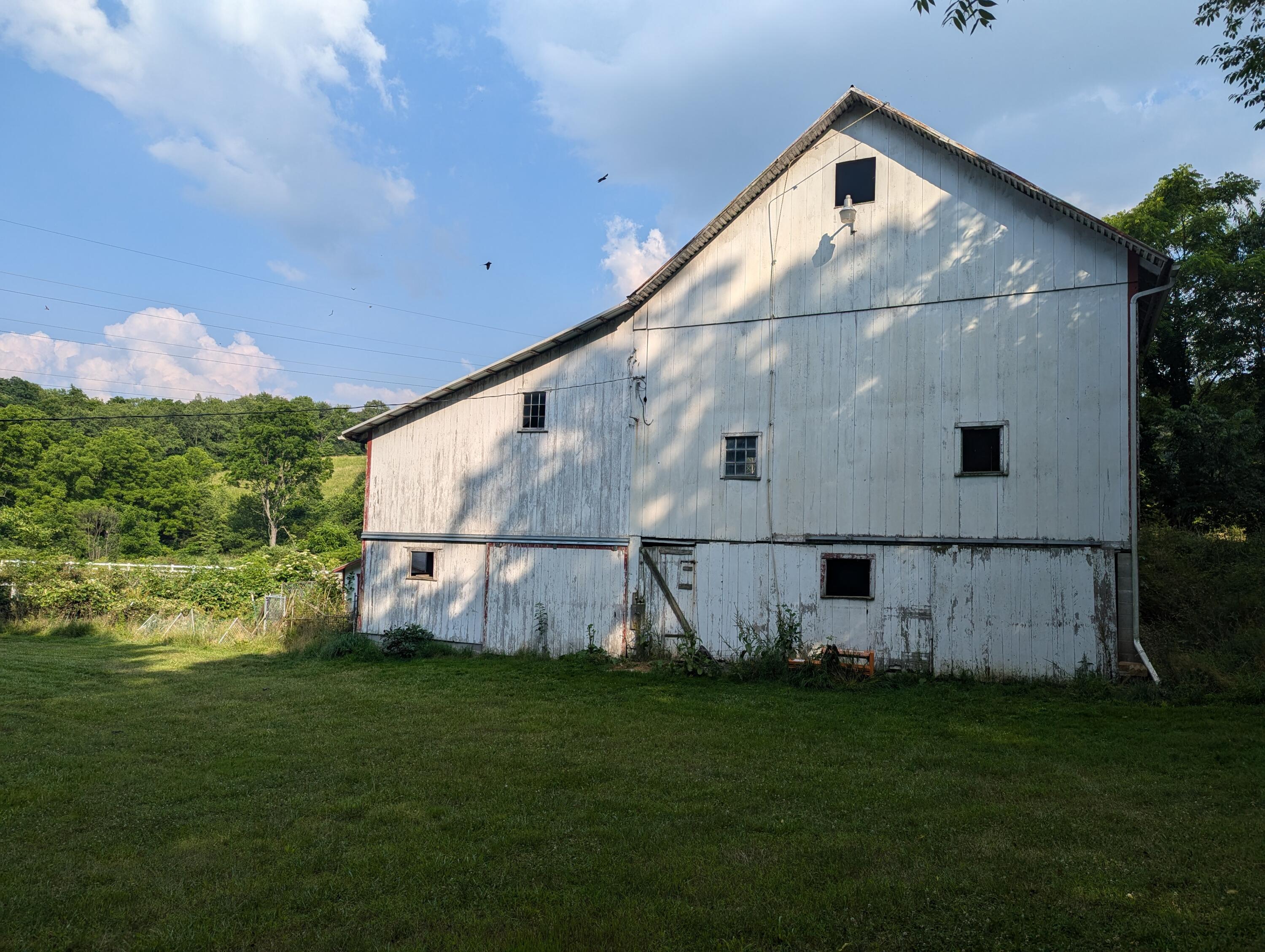 8740 Colgin Road Howard, OH 43028 - Photo 4 of 63 9