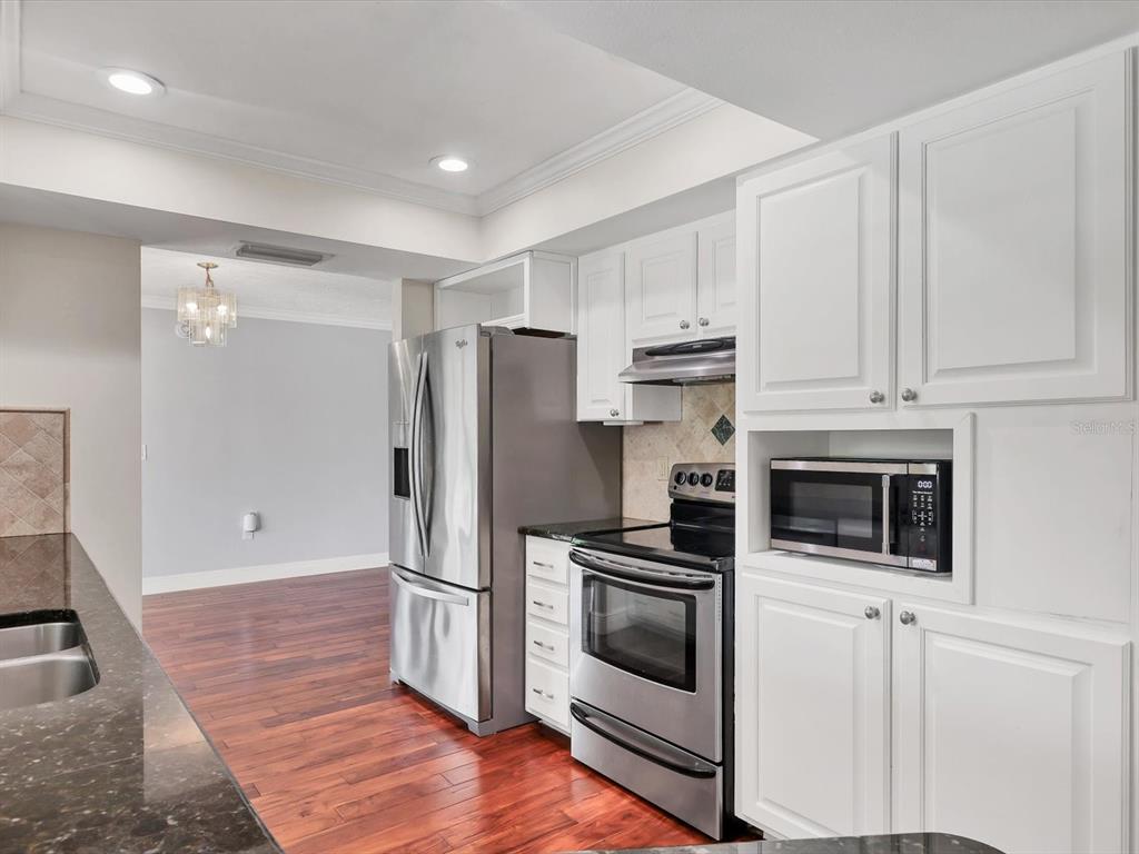 3927 Desoto Road Sarasota, FL 34243 - Photo 23 of 67