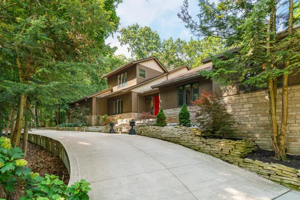 $1,285,000 | 630 Woods Hollow Lane, Powell, OH 43065