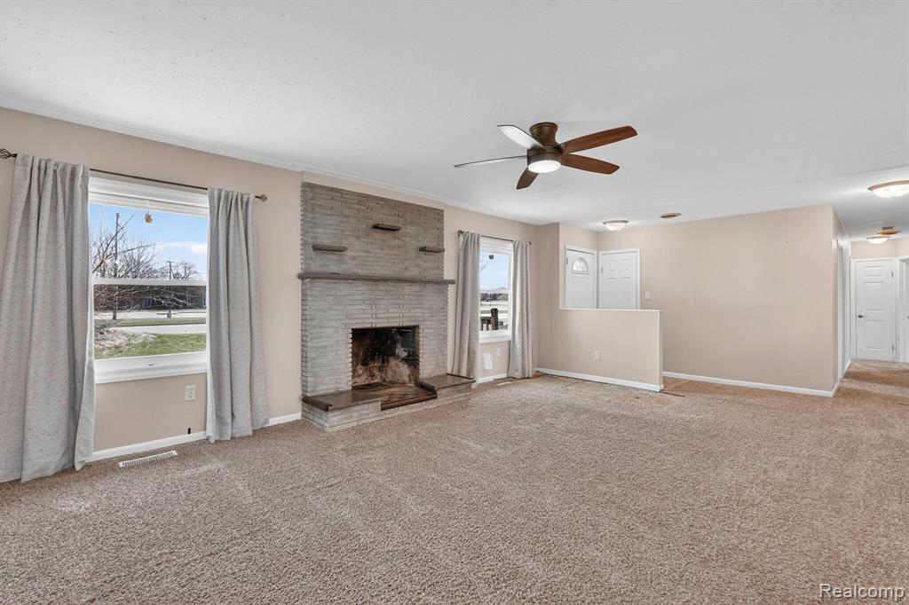 1325 North Linden Road Flint, MI 48532 - Photo 2 of 15 Gallery Image 2